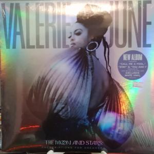 Valerie June - The Moon And...